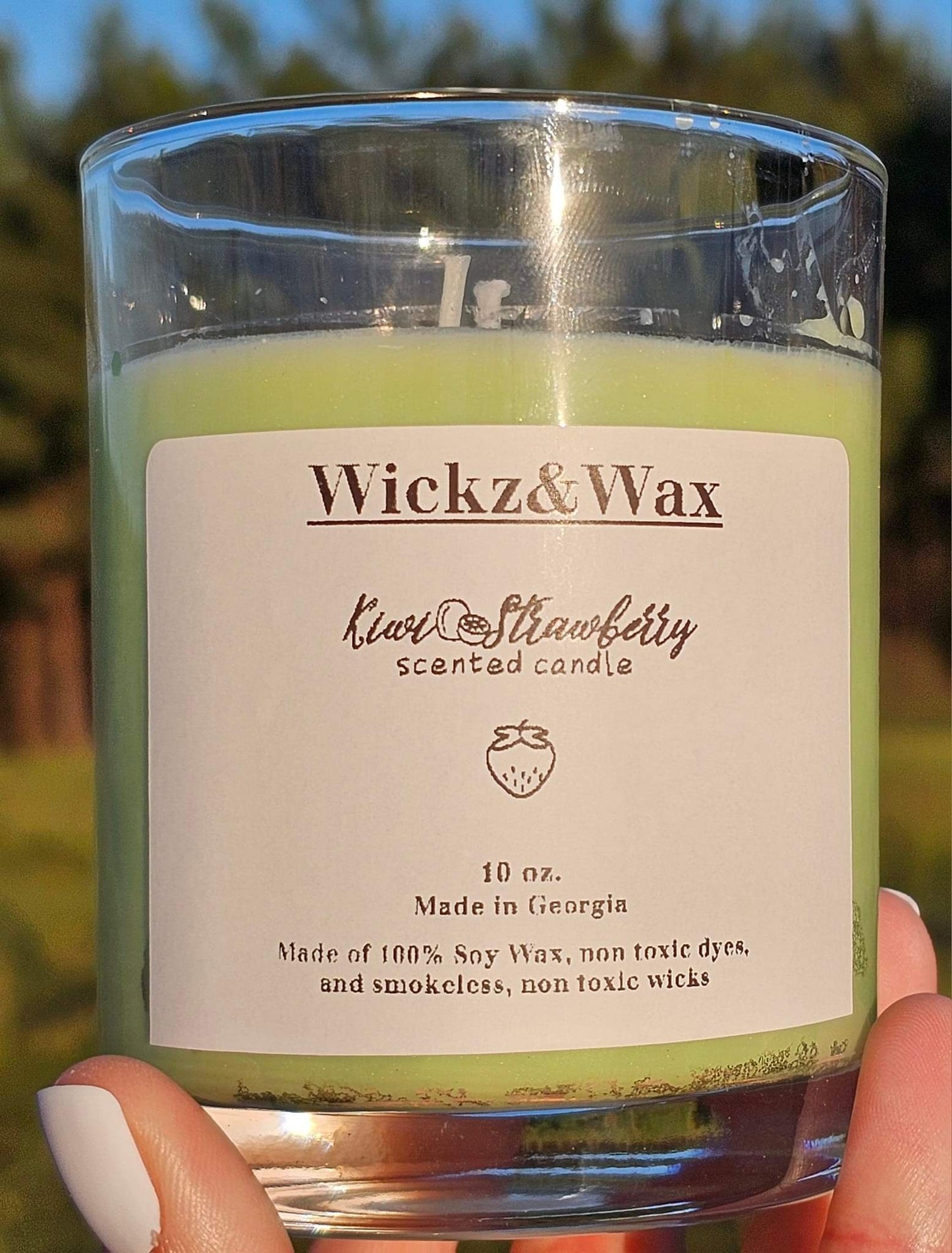 Kiwi Strawberry scented 10oz. Candle
