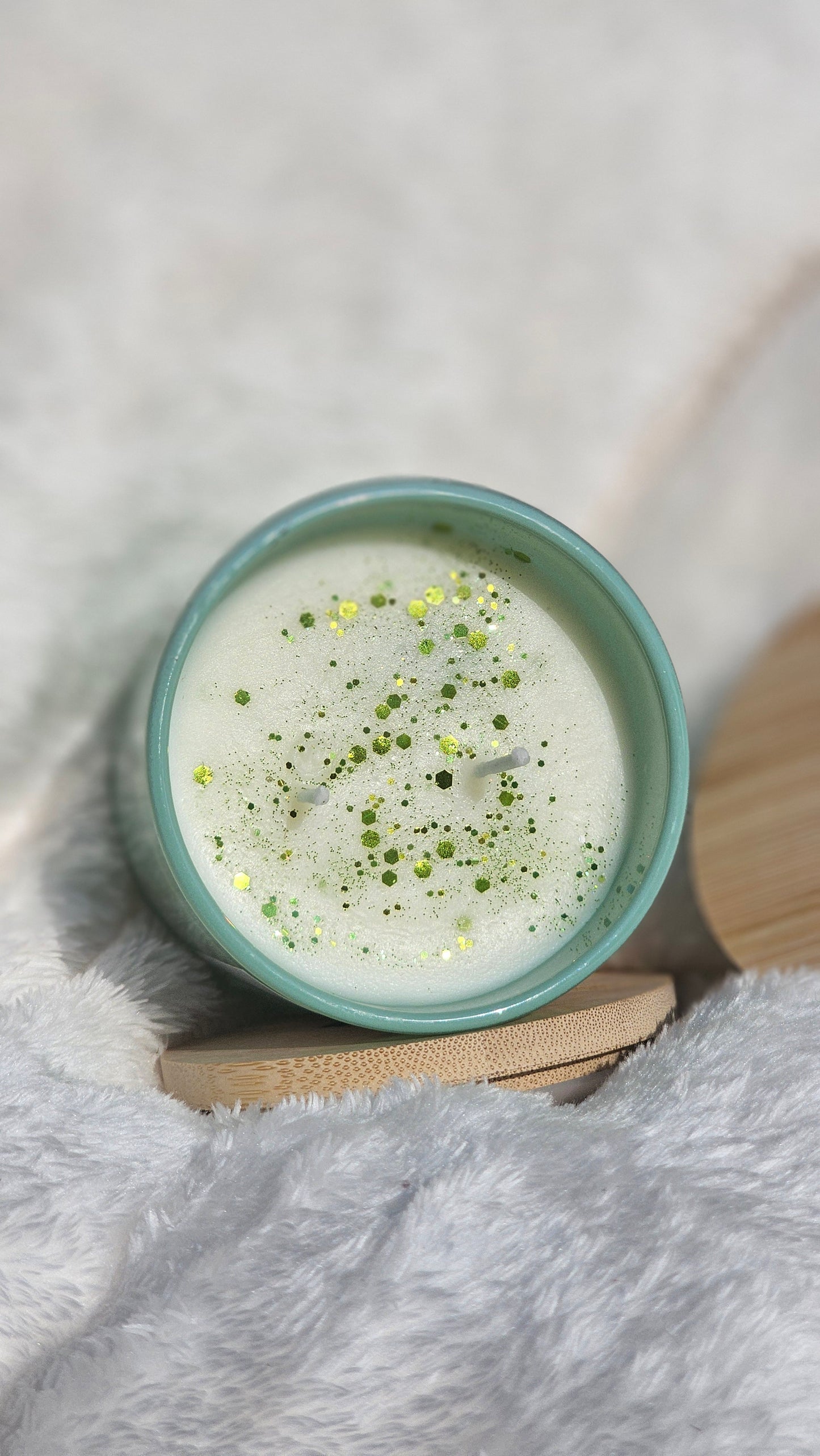 Aloe scented 10oz. candle