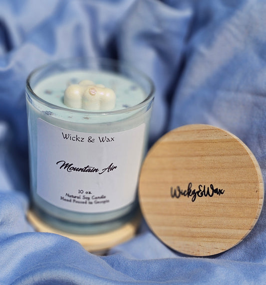 Mountain Air scented 10oz. candle